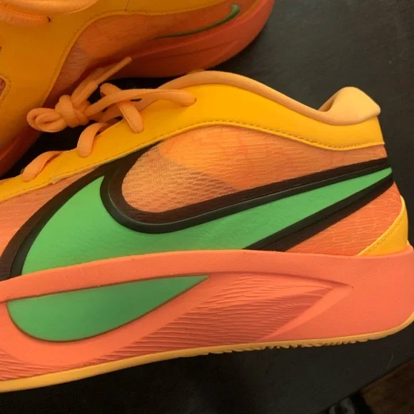 Giannas FREAK Orange. Brand new, never worn! - Picture 3 of 9